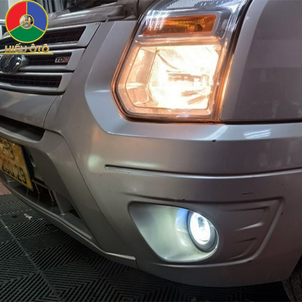 độ đèn gầm ford transit nâng cao tính thẩm mỹ