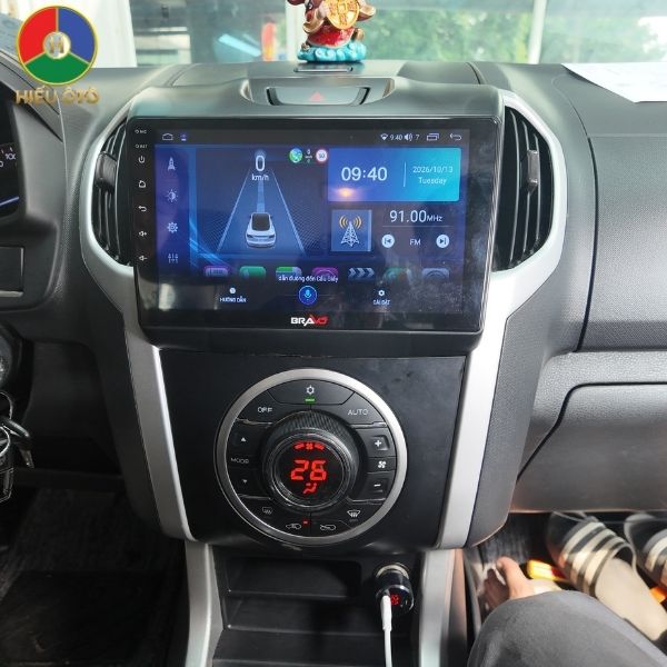 Trợ lý giọng nói rảnh tay trên màn hình Bravo B100 Pro nhận diện chính xác khẩu lệnh tiếng Việt