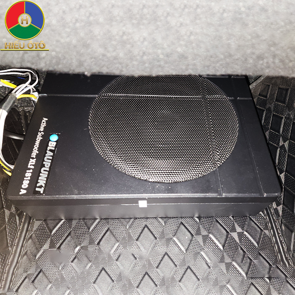 loa sub gầm ghế ô tô blaupunkt xlf 18180 a