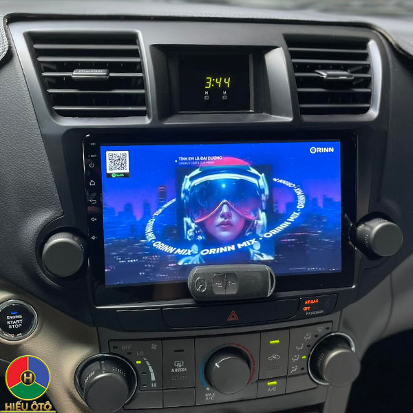 màn hình dvd android xe o oto toyota highlander