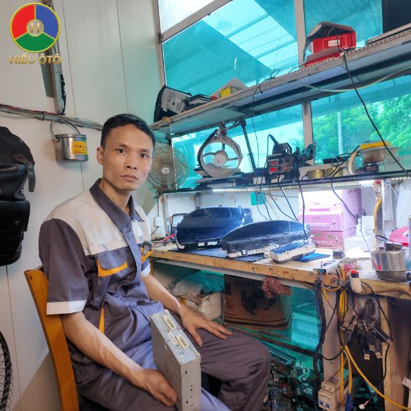 sửa chữa điện tử ô tô chuyên nghiệp - Hiếu Ô Tô