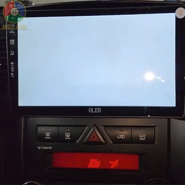 sửa màn hình android ô tô lỗi trắng màn hình 